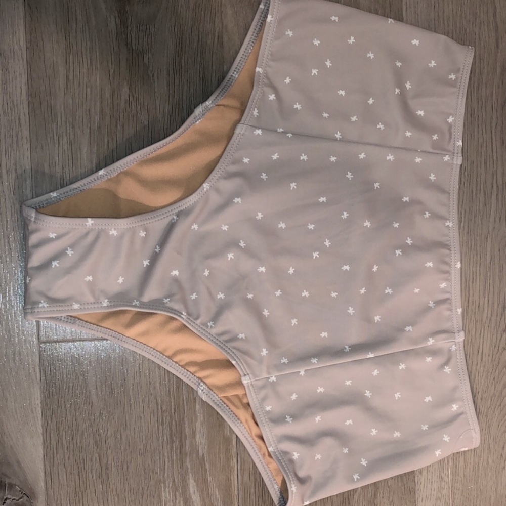 Kortni Jeane Cut High bottoms in Beige Flake